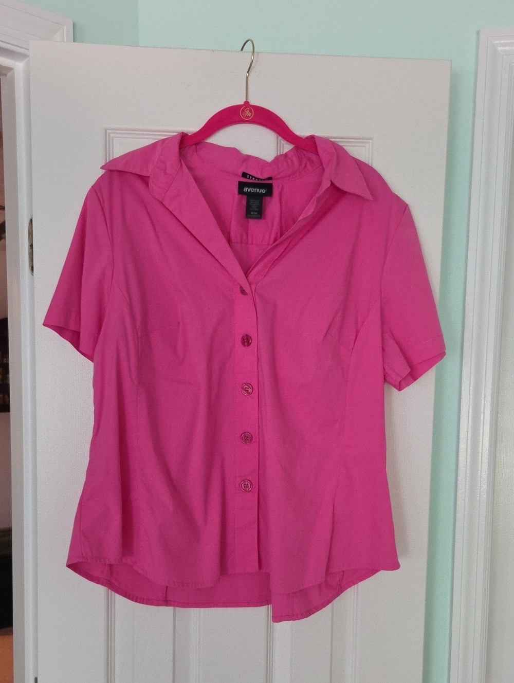 Avenue Bright Pink Short Sleeve Button-Front Blouse